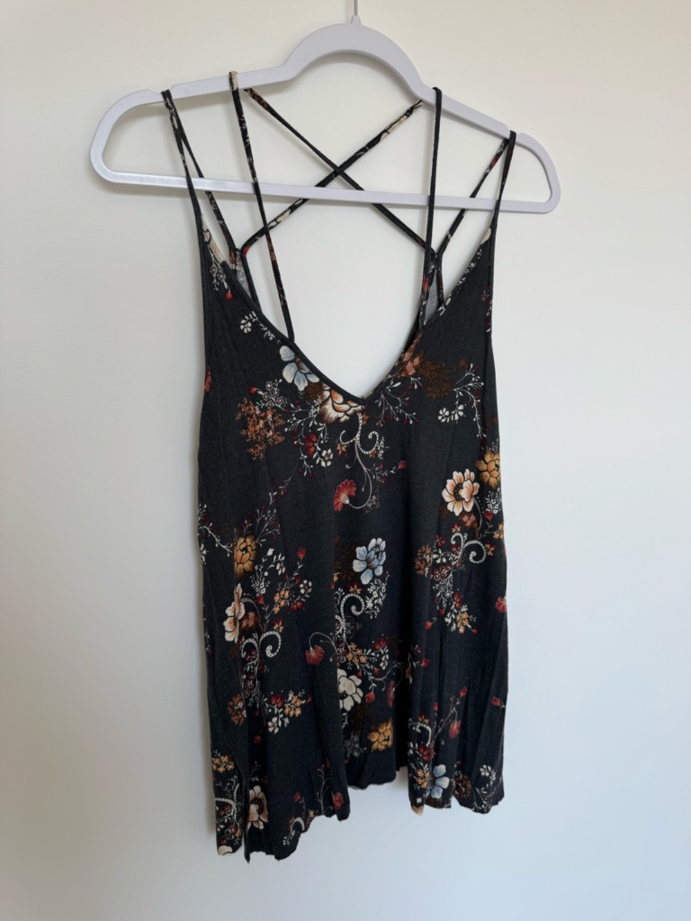 American Eagle Floral Strappy V-Neck Tank Top